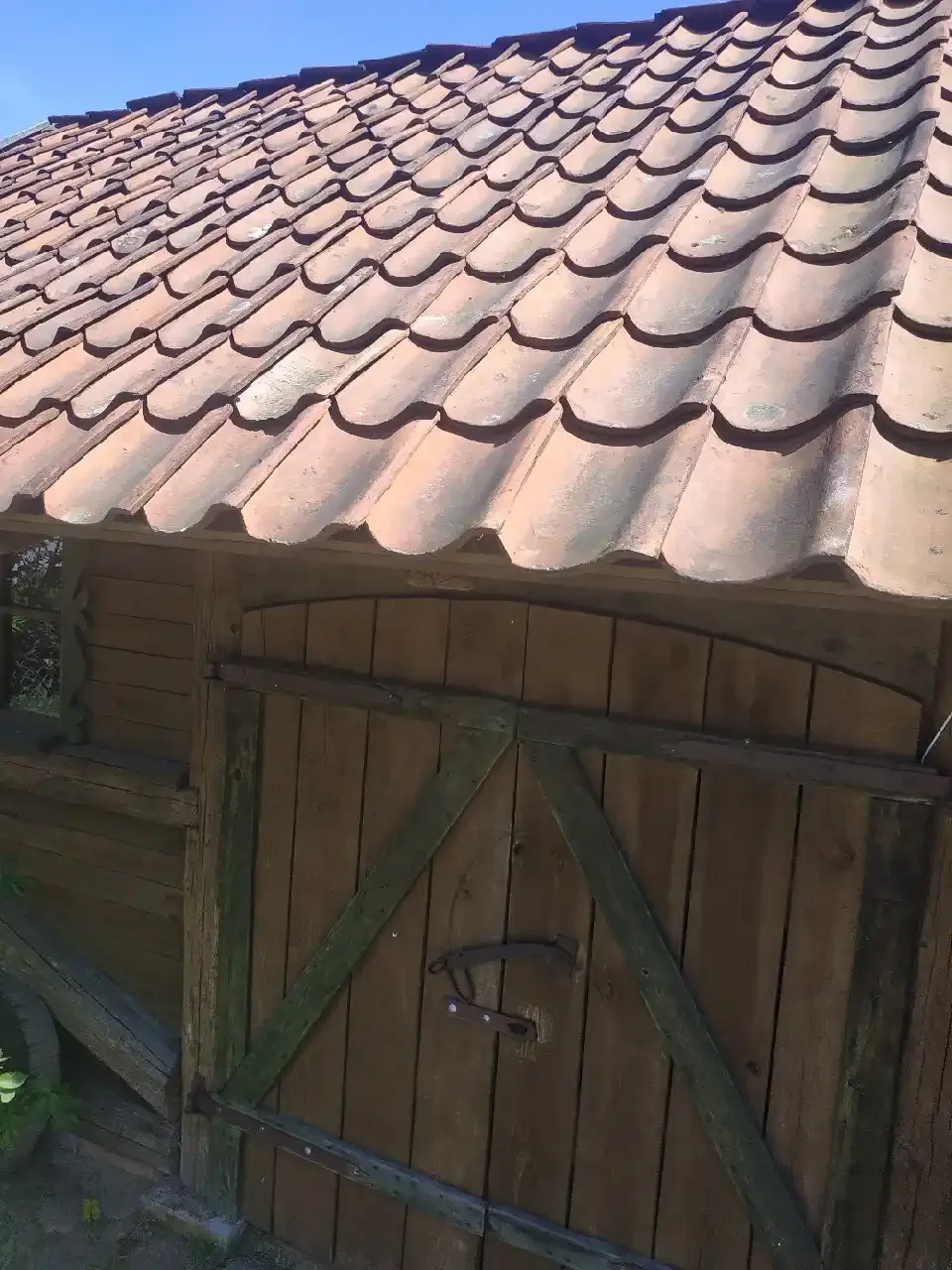 Reclaimed roof tiles